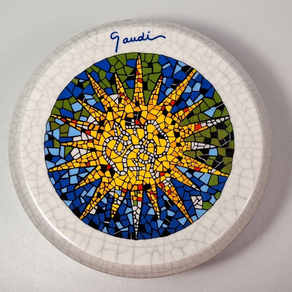 Serran Ventura Gaudi Faux Mosaic Plate - Picture 3 of 15